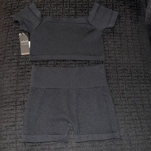 Ribbed set. Crop top with matching shorts.